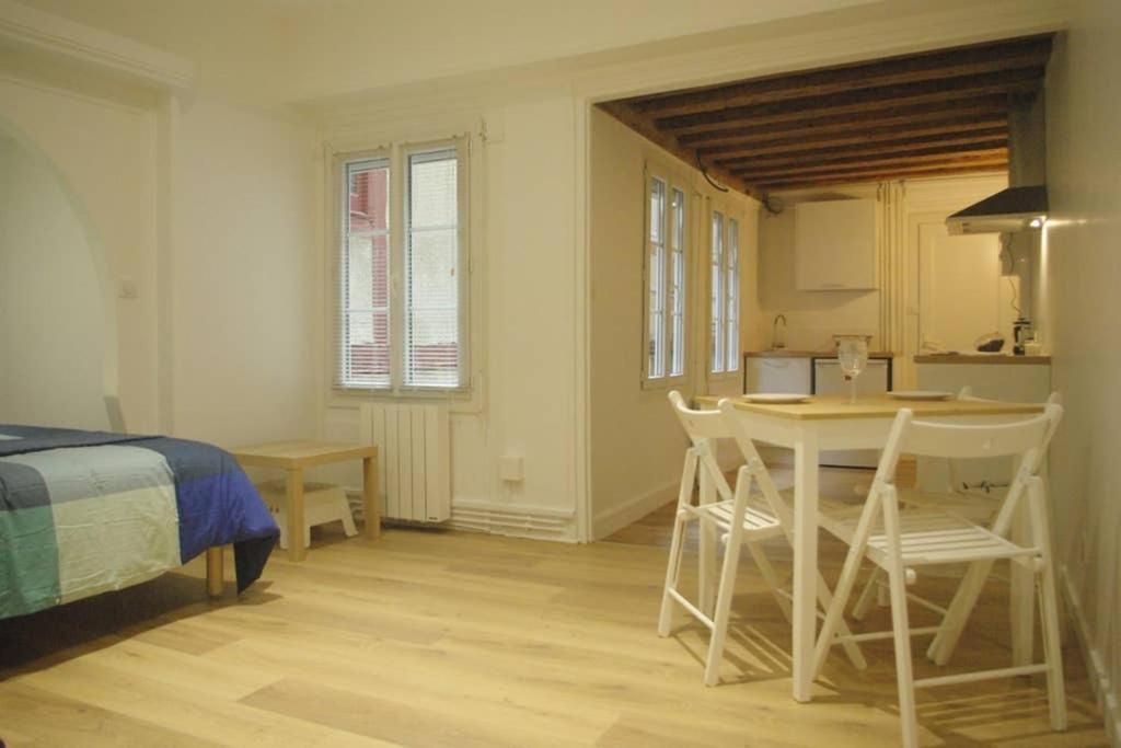 Dijon Standing Historic City Apartment Экстерьер фото